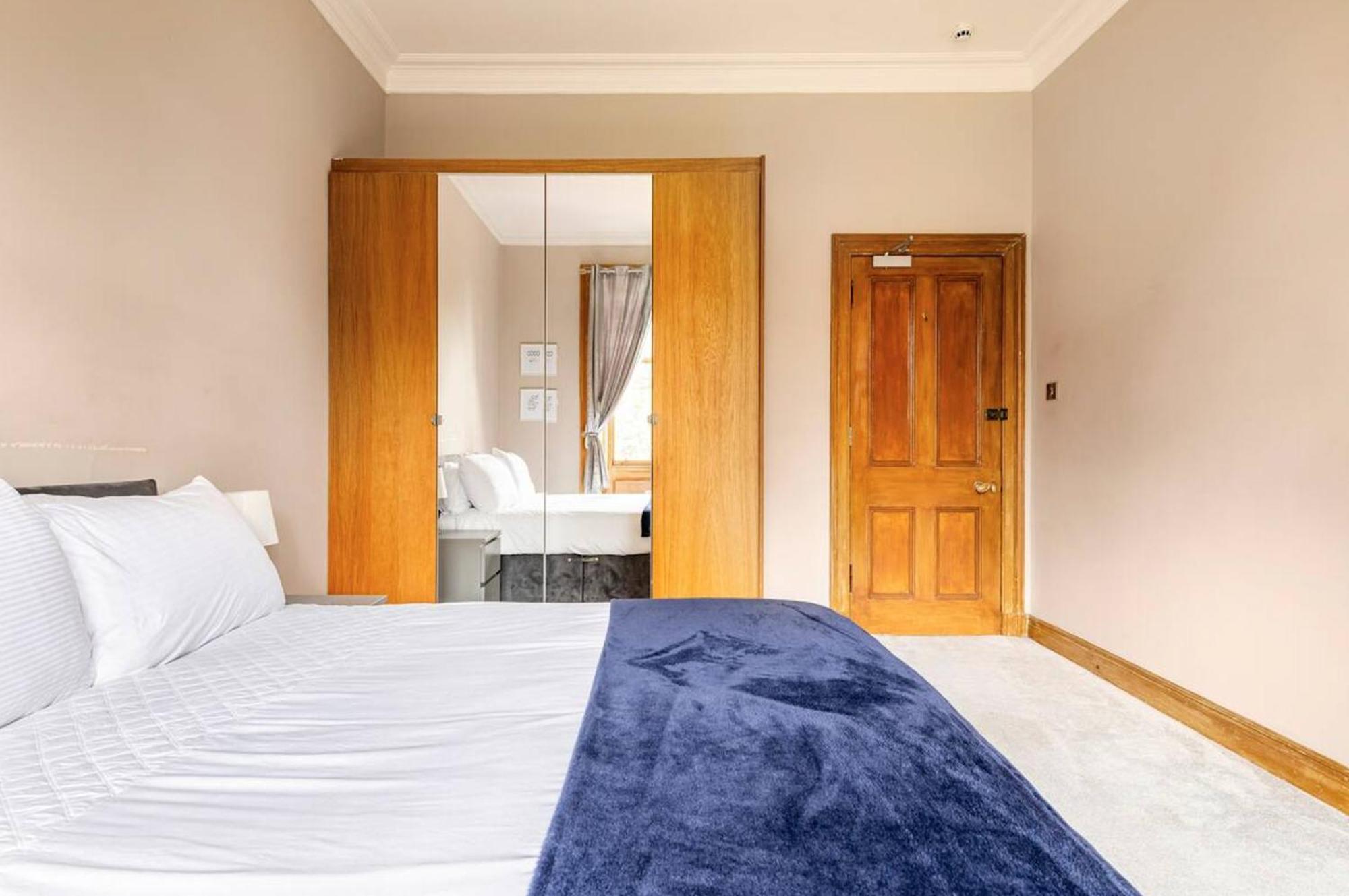 Lady Road Apartment Единбург Екстериор снимка