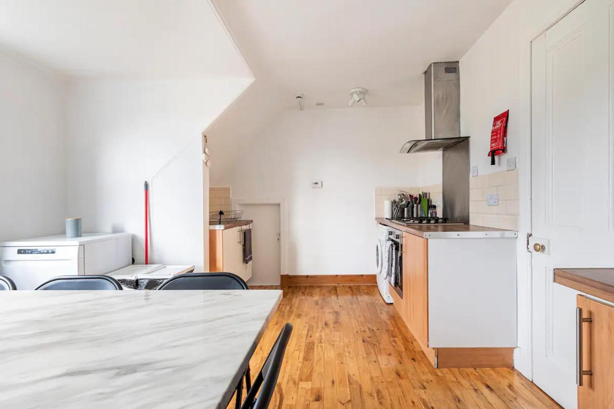 Lady Road Apartment Единбург Екстериор снимка